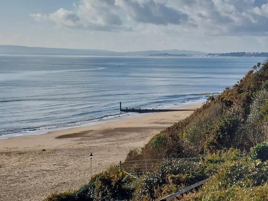 Beach House, With Bbq Lodge And Hot Tub! Bournemouth Exterior photo