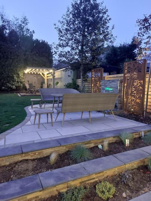 Beach House, With Bbq Lodge And Hot Tub! Bournemouth Exterior photo